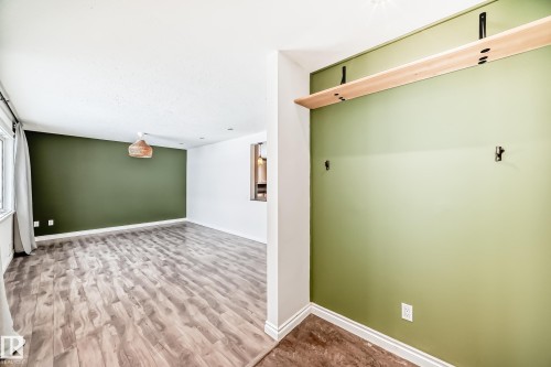 10532 47 Street, Edmonton, AB - Indoor Photo Showing Other Room