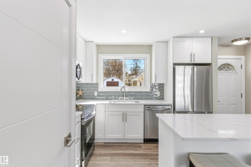 11 Sonora Drive, St. Albert, AB - Indoor Photo Showing Kitchen With Stainless Steel Kitchen With Upgraded Kitchen
