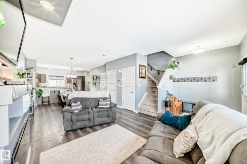 259 Robinson Drive, Leduc, AB - Indoor Photo Showing Living Room
