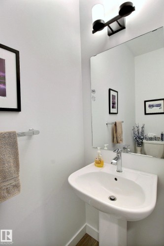 30 1910 Collip View, Edmonton, AB - Indoor Photo Showing Bathroom