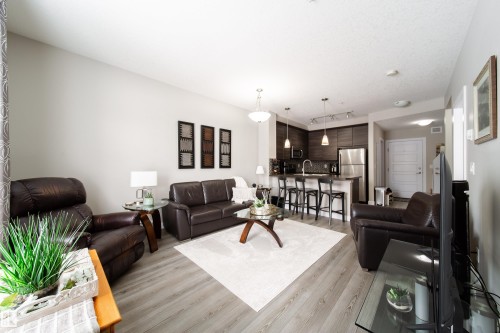 112 2588 Anderson Way, Edmonton, AB - Indoor Photo Showing Living Room