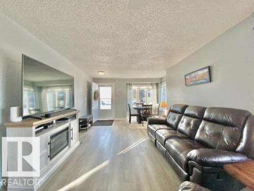 5118 56 Avenue  Wetaskiwin, AB T9A 3N5