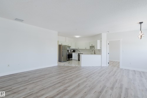703 9919 105 Street, Edmonton, AB - Indoor Photo Showing Kitchen
