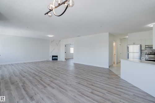 703 9919 105 Street, Edmonton, AB - Indoor Photo Showing Kitchen