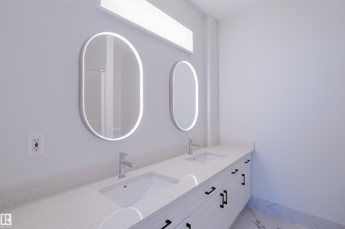 703 9919 105 Street, Edmonton, AB - Indoor Photo Showing Bathroom