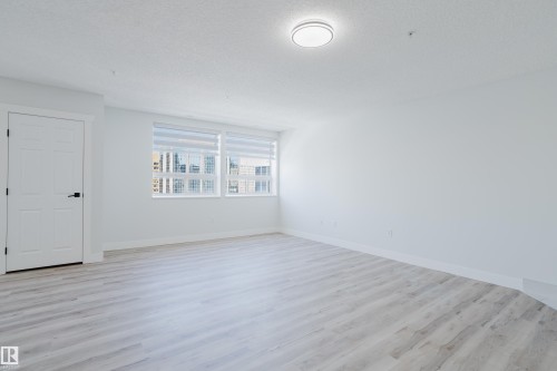 703 9919 105 Street, Edmonton, AB - Indoor Photo Showing Other Room