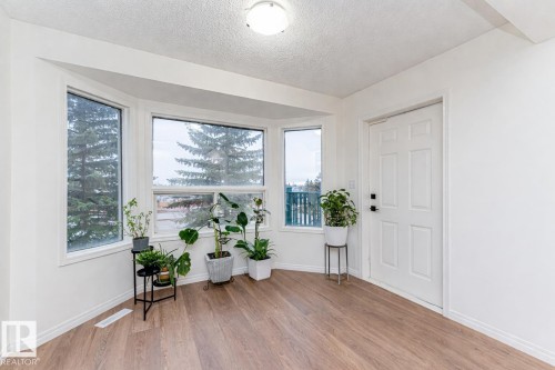 4424 33 Street, Edmonton, AB - Indoor Photo Showing Other Room