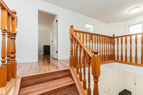 4424 33 Street, Edmonton, AB - Indoor Photo Showing Other Room
