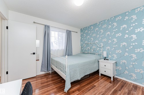 4424 33 Street, Edmonton, AB - Indoor Photo Showing Bedroom