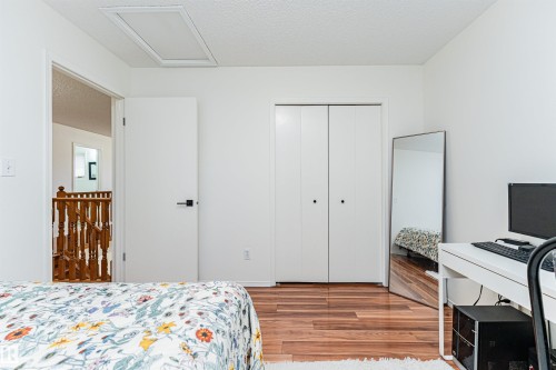 4424 33 Street, Edmonton, AB - Indoor Photo Showing Bedroom