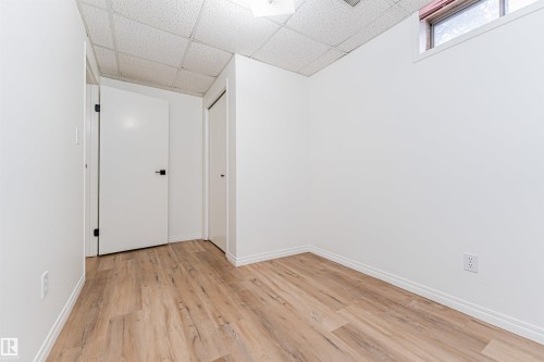 4424 33 Street, Edmonton, AB - Indoor Photo Showing Other Room