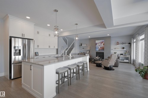 1146 Genesis Lake Boulevard, Stony Plain, AB - Indoor Photo Showing Kitchen With Upgraded Kitchen