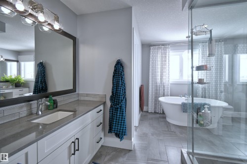1146 Genesis Lake Boulevard, Stony Plain, AB - Indoor Photo Showing Bathroom