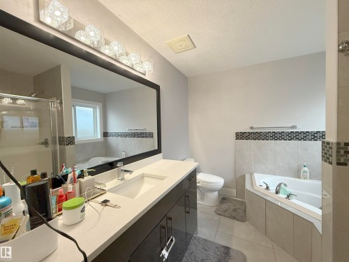 3107 13 Avenue, Edmonton, AB - Indoor Photo Showing Bathroom