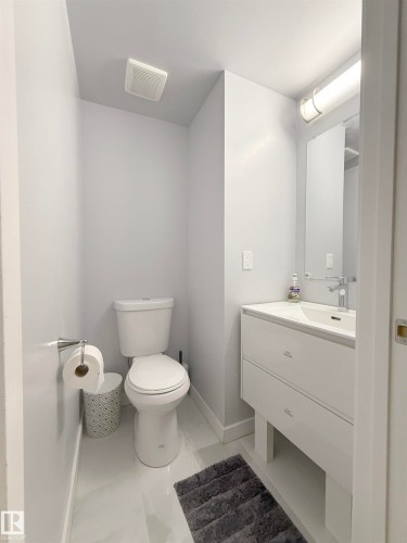 3107 13 Avenue, Edmonton, AB - Indoor Photo Showing Bathroom