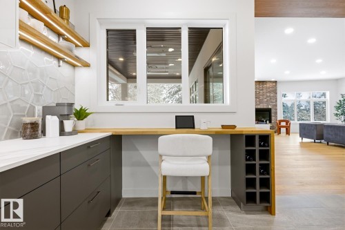 6619 123 Street Nw, Edmonton, AB - Indoor