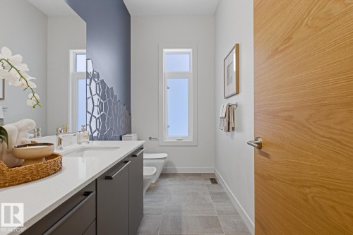 6619 123 Street Nw, Edmonton, AB - Indoor Photo Showing Bathroom