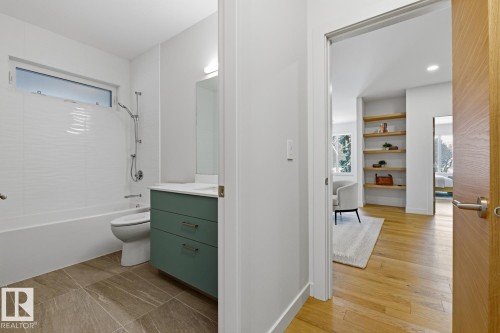6619 123 Street Nw, Edmonton, AB - Indoor Photo Showing Bathroom