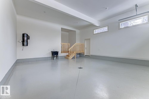 6619 123 Street Nw, Edmonton, AB - Indoor