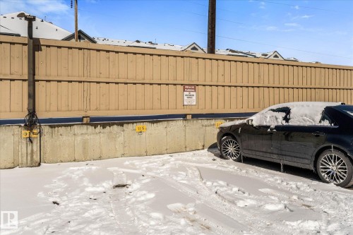 115 16221 95 Street, Edmonton, AB - Outdoor