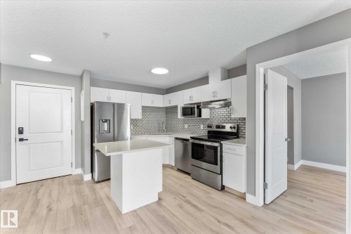 115 16221 95 Street, Edmonton, AB - Indoor Photo Showing Kitchen With Upgraded Kitchen