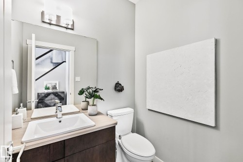 3721 Parker Crest, Edmonton, AB - Indoor Photo Showing Bathroom