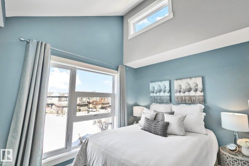 3721 Parker Crest, Edmonton, AB - Indoor Photo Showing Bedroom
