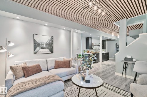 3721 Parker Crest, Edmonton, AB - Indoor Photo Showing Living Room
