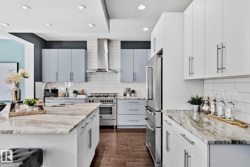 3721 Parker Crest, Edmonton, AB - Indoor Photo Showing Kitchen With Upgraded Kitchen
