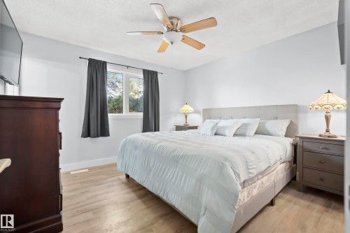 25 Oatway Drive, Stony Plain, AB - Indoor Photo Showing Bedroom
