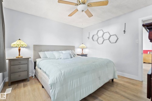 25 Oatway Drive, Stony Plain, AB - Indoor Photo Showing Bedroom