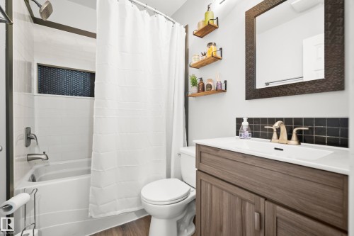 25 Oatway Drive, Stony Plain, AB - Indoor Photo Showing Bathroom