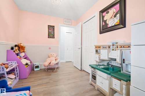 25 Oatway Drive, Stony Plain, AB - Indoor Photo Showing Other Room