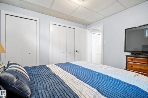 25 Oatway Drive, Stony Plain, AB - Indoor Photo Showing Bedroom