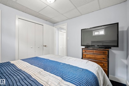 25 Oatway Drive, Stony Plain, AB - Indoor Photo Showing Bedroom