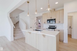 41 CHARTRES Close  St. Albert, AB T8T 2E1