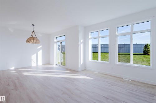 41 Chartres Close, St. Albert, AB - Indoor Photo Showing Other Room
