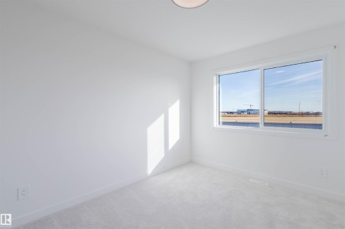 41 Chartres Close, St. Albert, AB - Indoor Photo Showing Other Room