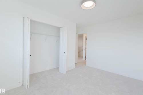 41 Chartres Close, St. Albert, AB - Indoor Photo Showing Other Room