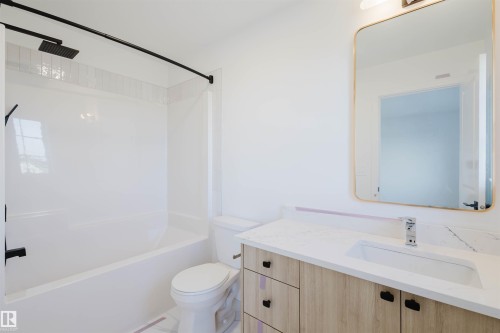 41 Chartres Close, St. Albert, AB - Indoor Photo Showing Bathroom