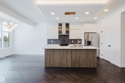 4116 208 Street, Edmonton, AB - Indoor Photo Showing Kitchen With Upgraded Kitchen