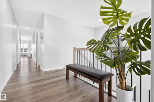 1663 Enright Way, Edmonton, AB - Indoor Photo Showing Other Room