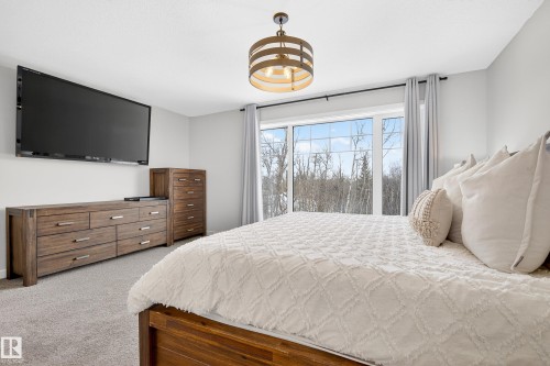 1663 Enright Way, Edmonton, AB - Indoor Photo Showing Bedroom