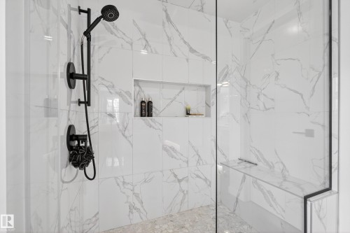 1663 Enright Way, Edmonton, AB - Indoor Photo Showing Bathroom