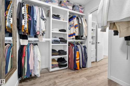 1663 Enright Way, Edmonton, AB - Indoor With Storage