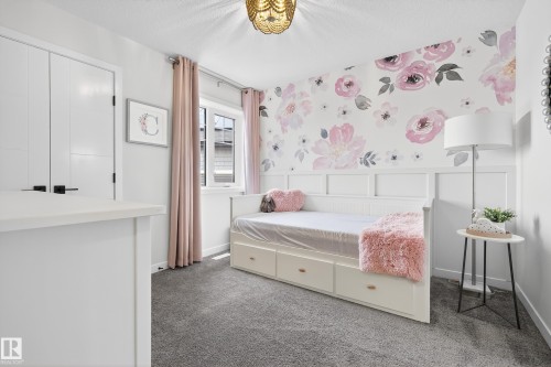 1663 Enright Way, Edmonton, AB - Indoor Photo Showing Bedroom
