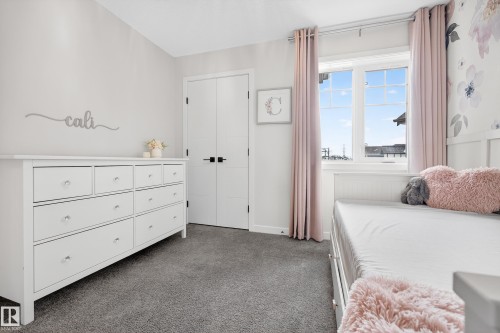 1663 Enright Way, Edmonton, AB - Indoor Photo Showing Bedroom