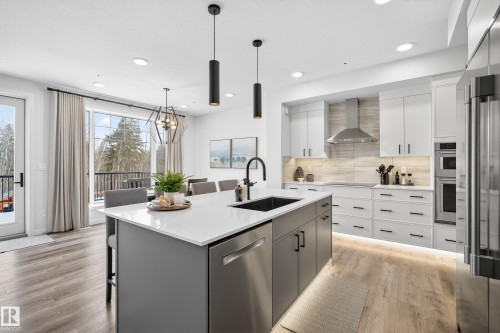 1663 Enright Way, Edmonton, AB - Indoor Photo Showing Kitchen With Upgraded Kitchen