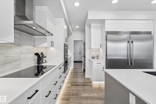 1663 Enright Way, Edmonton, AB - Indoor Photo Showing Kitchen With Upgraded Kitchen