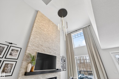 1663 Enright Way, Edmonton, AB - Indoor Photo Showing Other Room